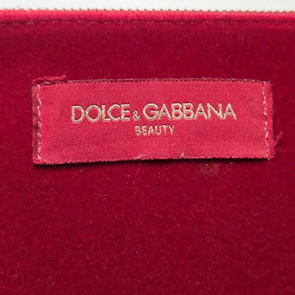 Dolce & Gabbana has stains